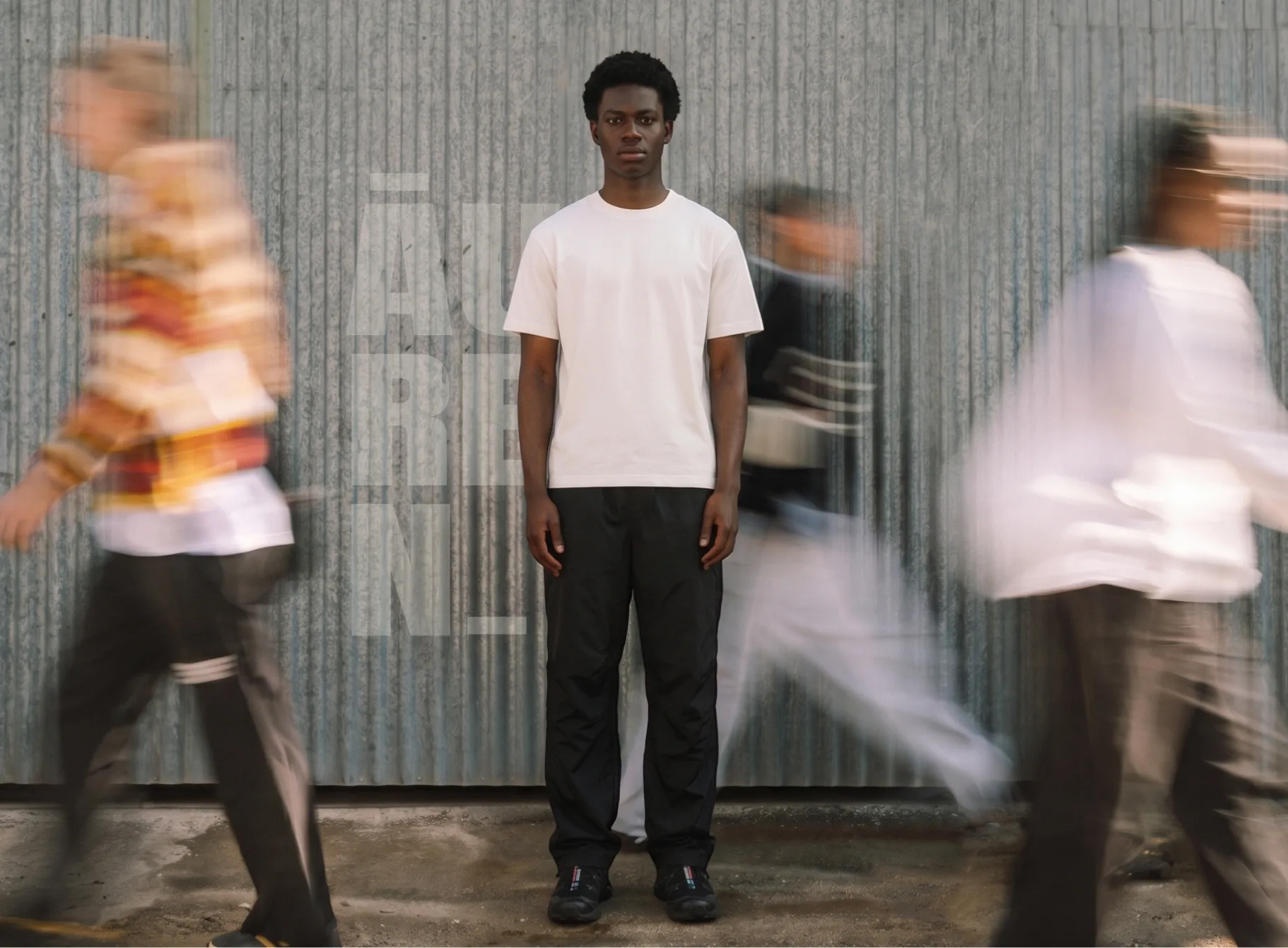 Camiseta blanca para hombre de streetwear AUREN en Colombia