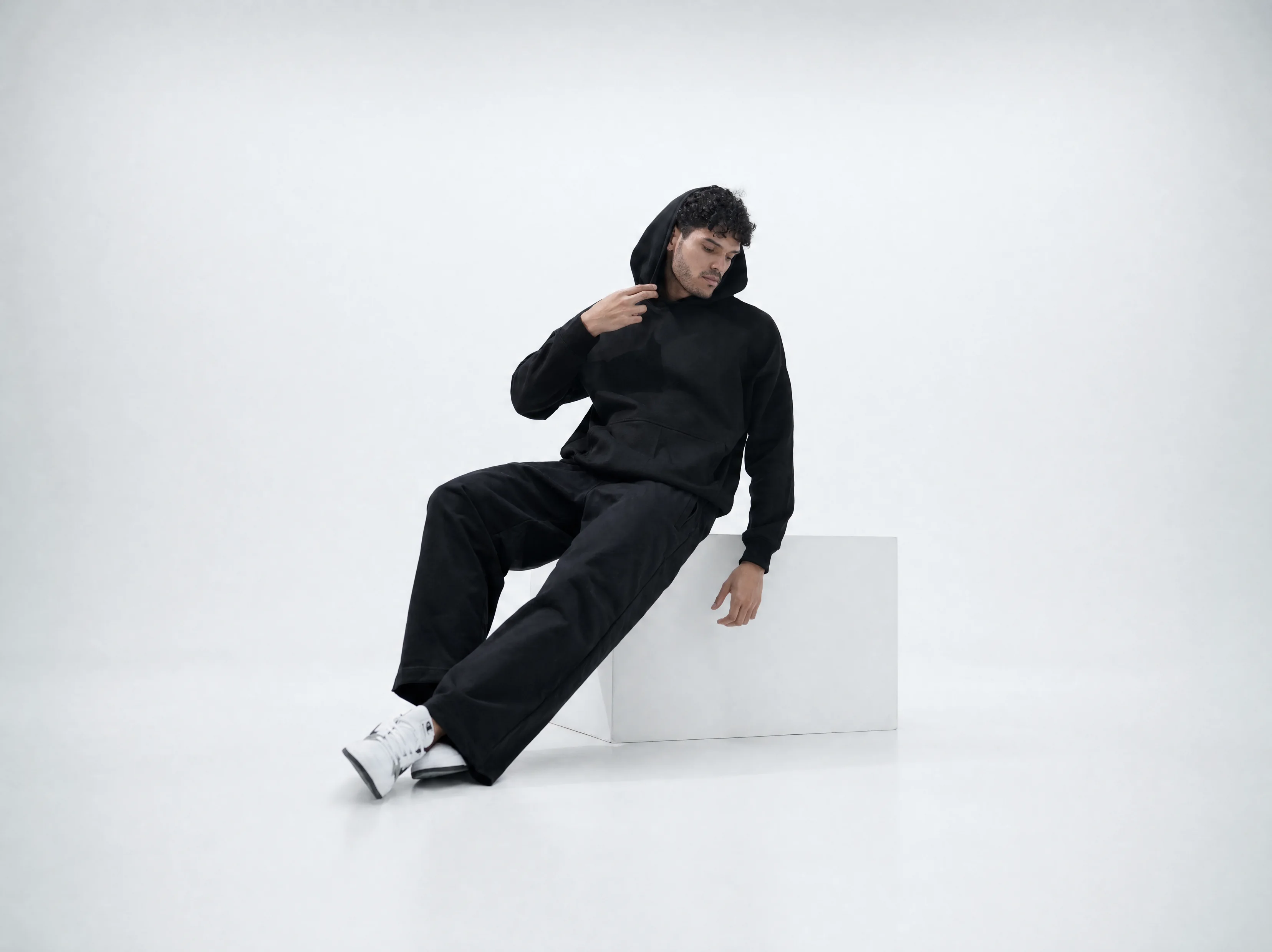 Colección blanca de streetwear AUREN